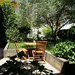 Studio Pula 6986B